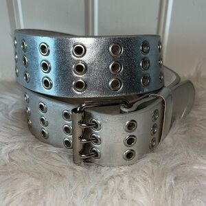 Silver metallic triple rivet statement belt street skater y2k est size M